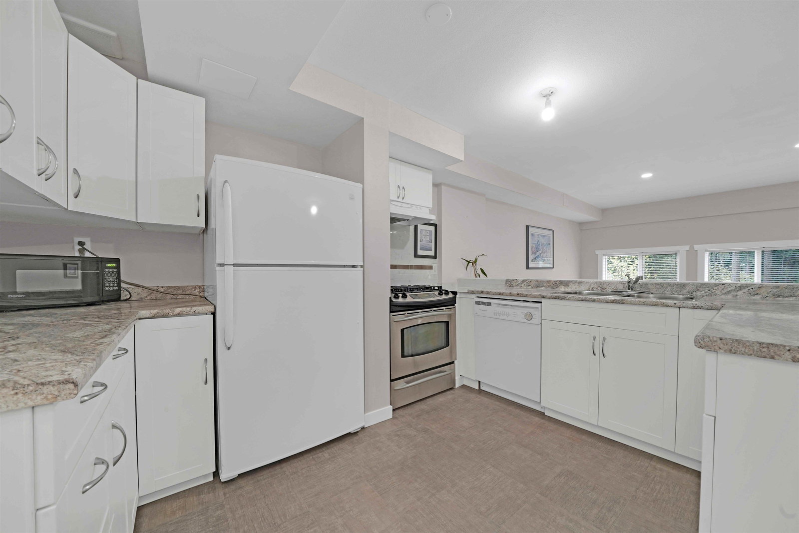 Listing Image 23