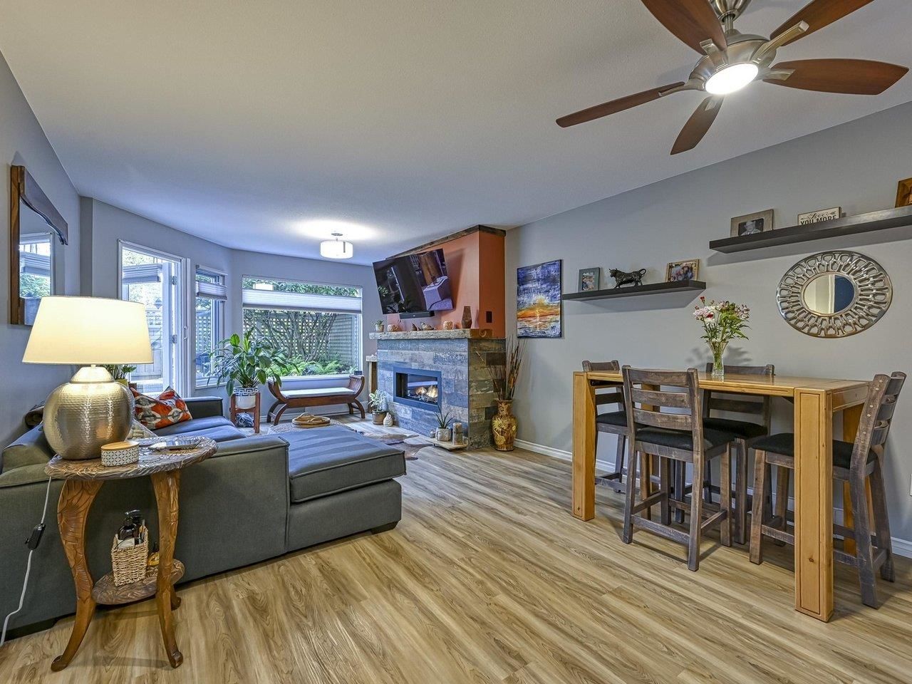 Listing Image 5