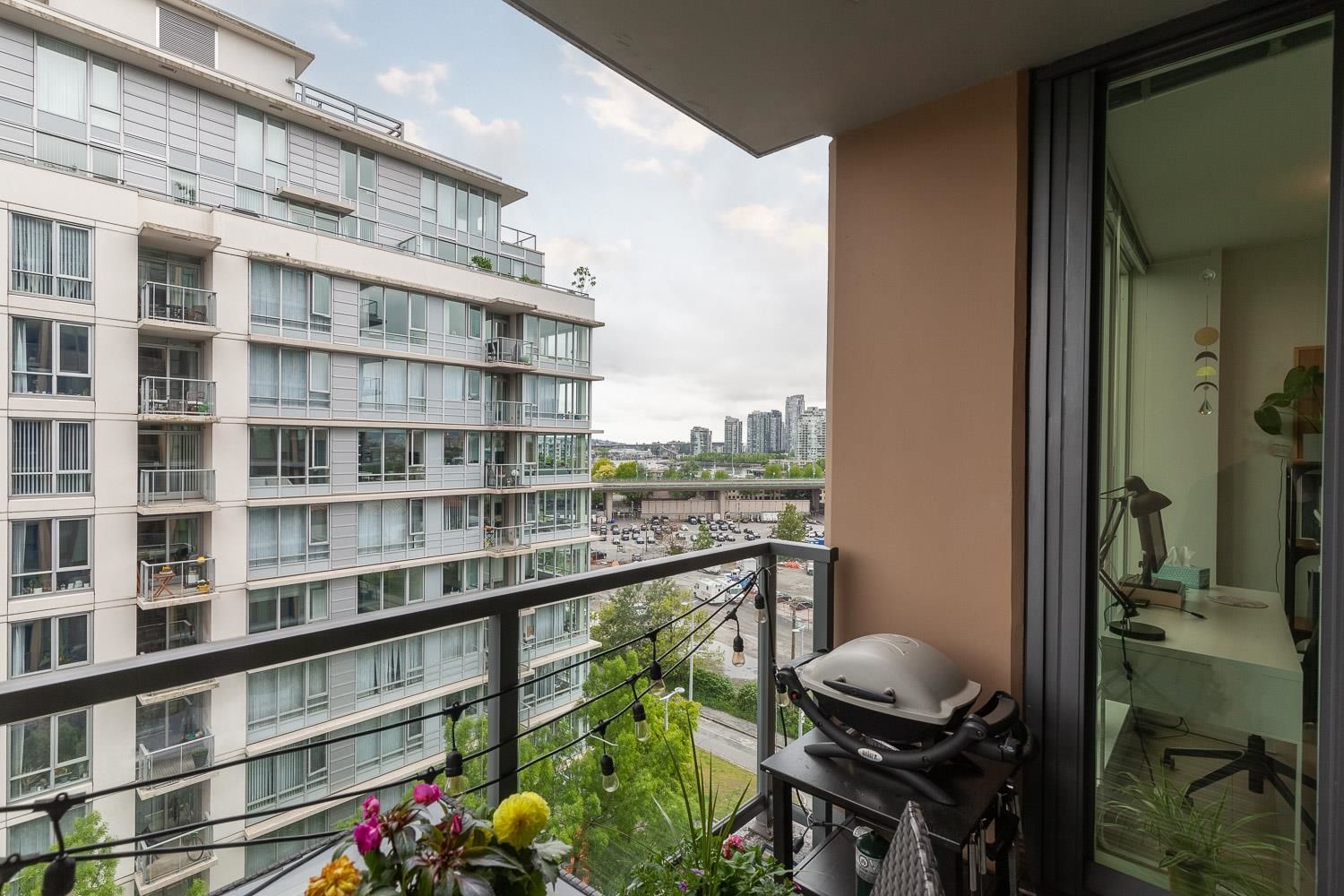 Listing Image 12