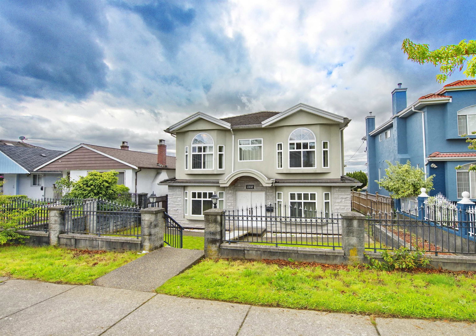 Listing Image 1