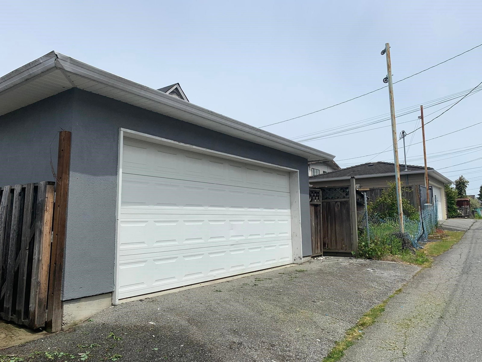 Listing Image 5