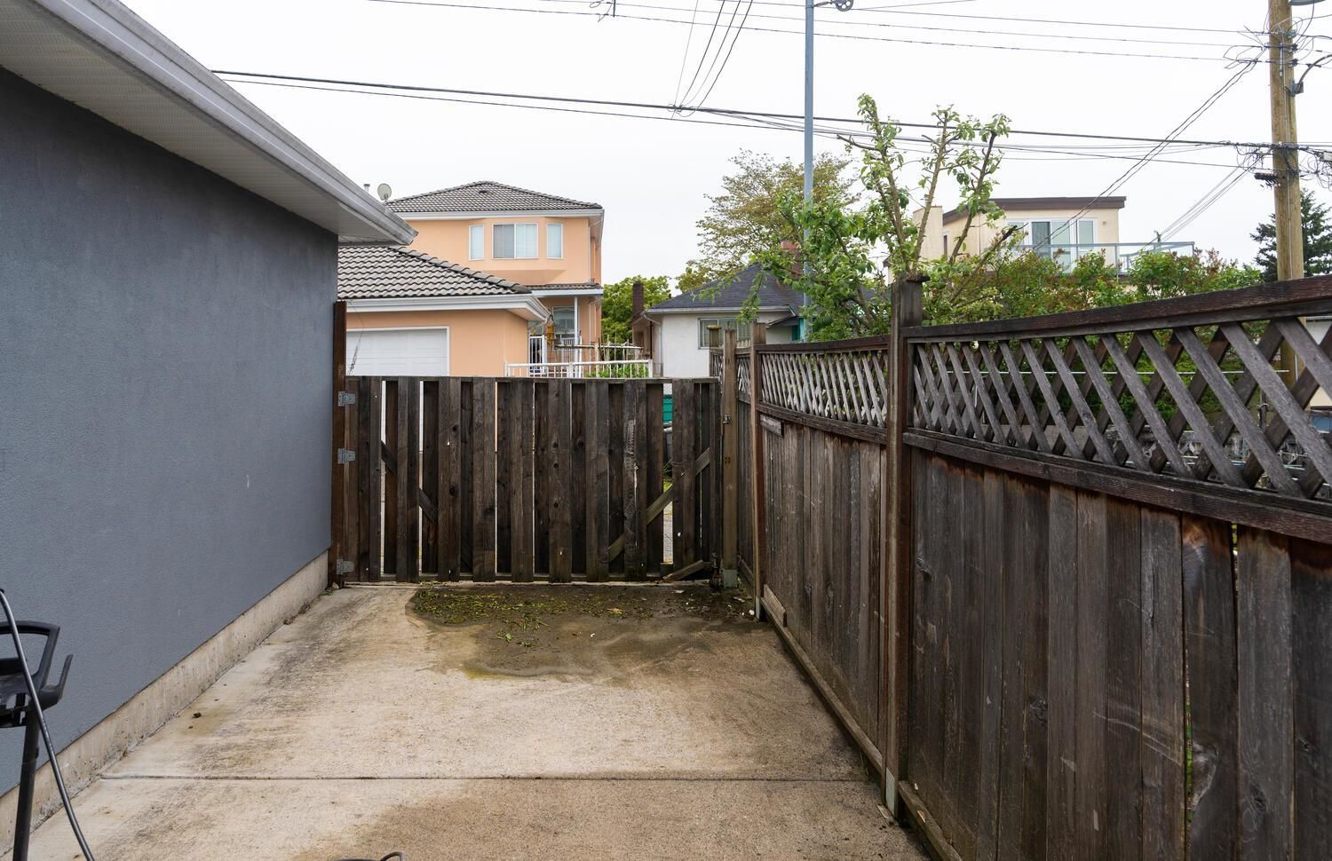 Listing Image 8