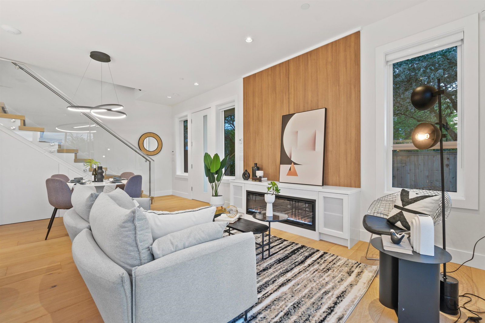Listing Image 12