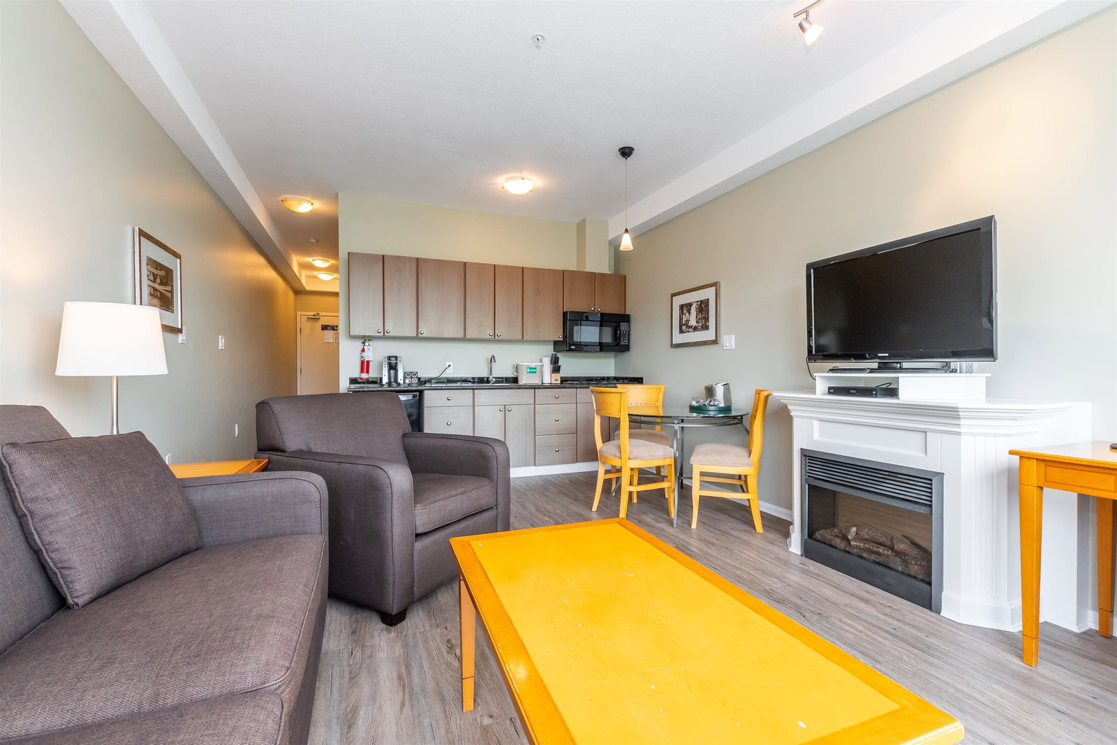 Listing Image 10