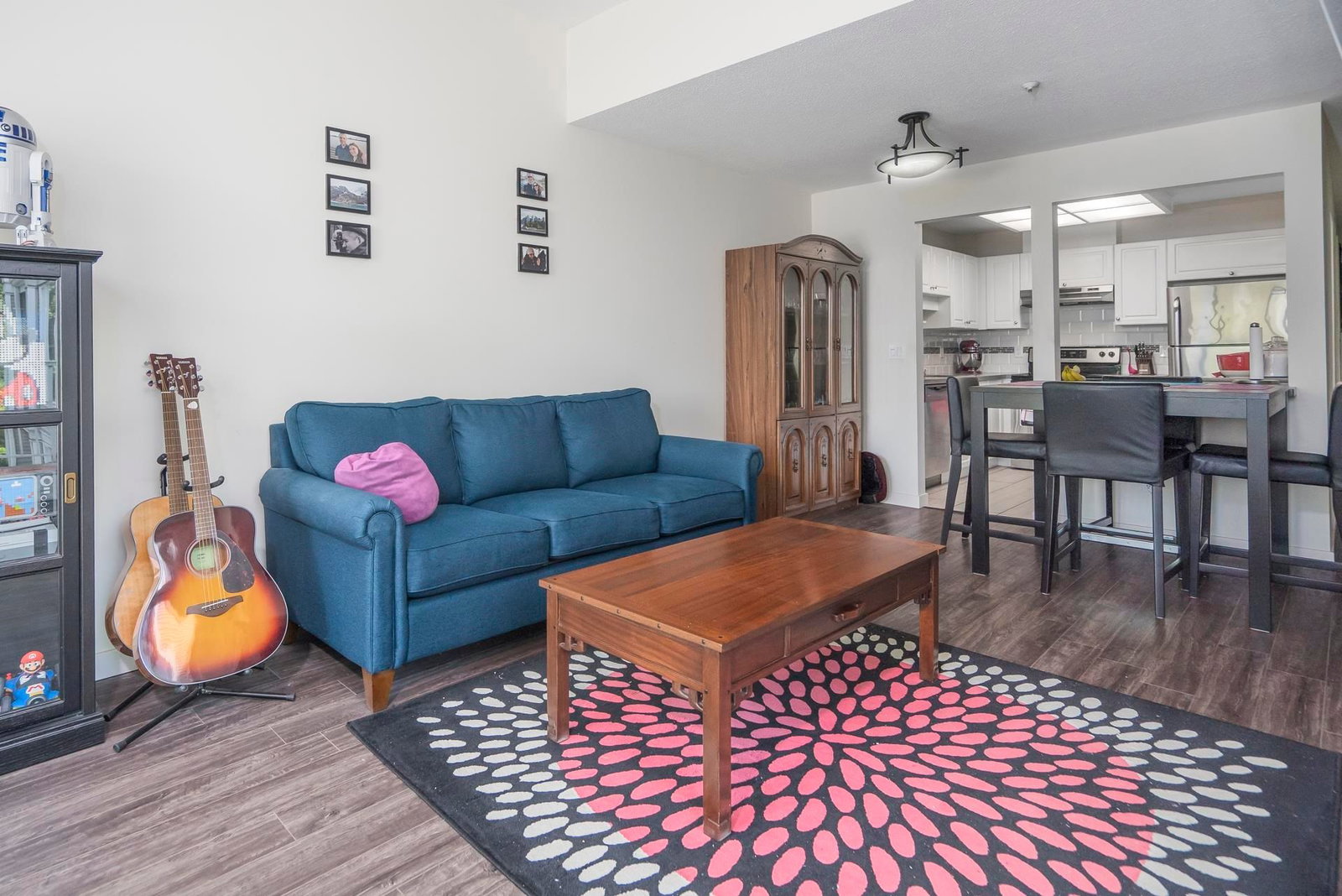 Listing Image 6