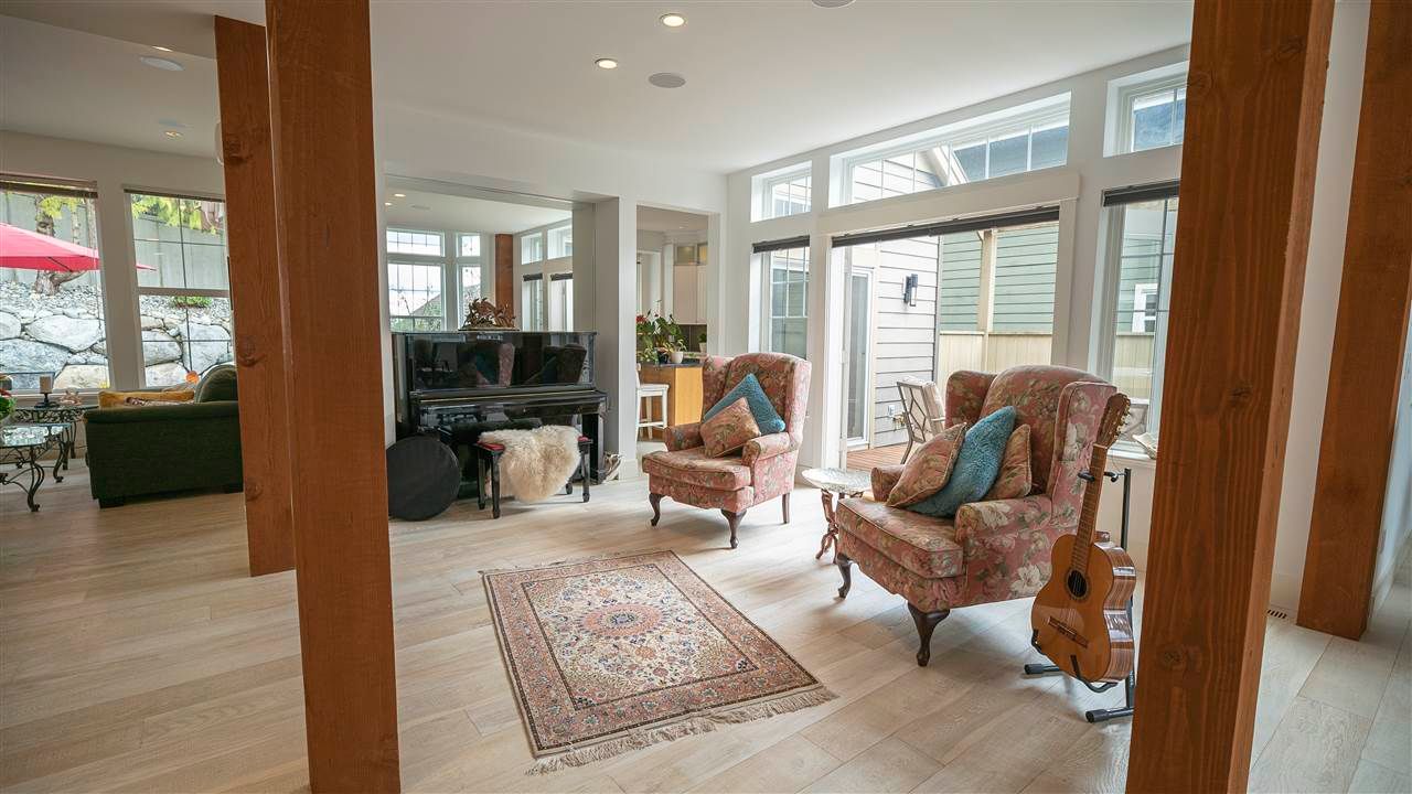 Listing Image 8