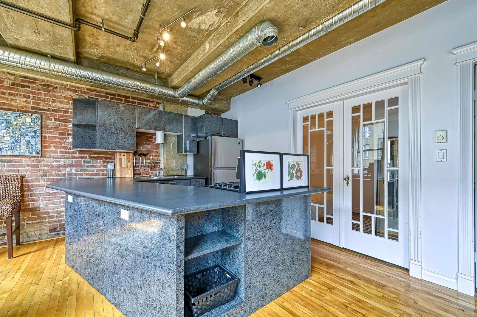 Listing Image 9