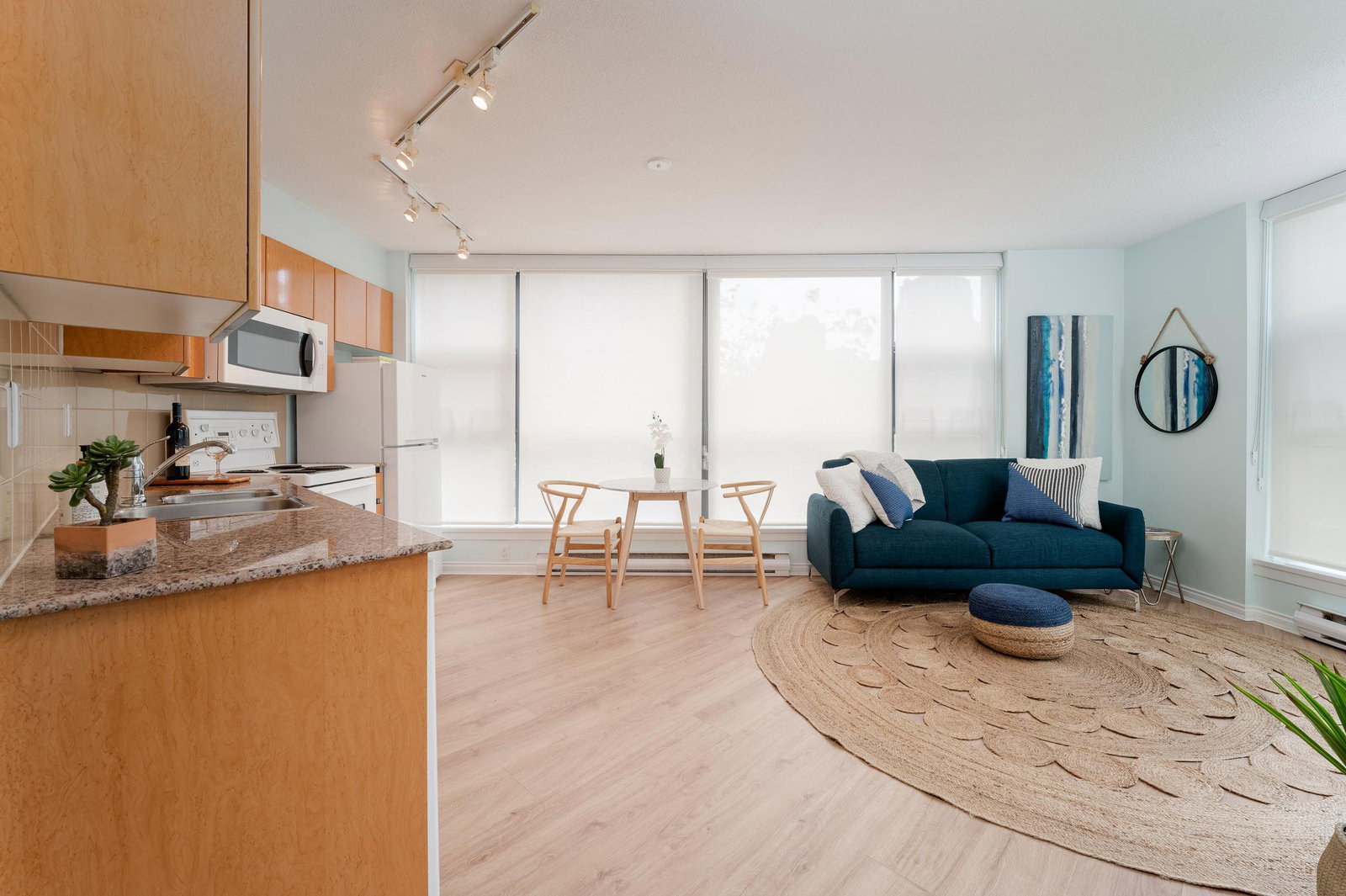 Listing Image 6