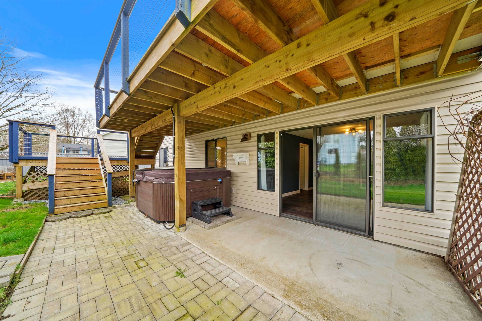 Listing Image 11
