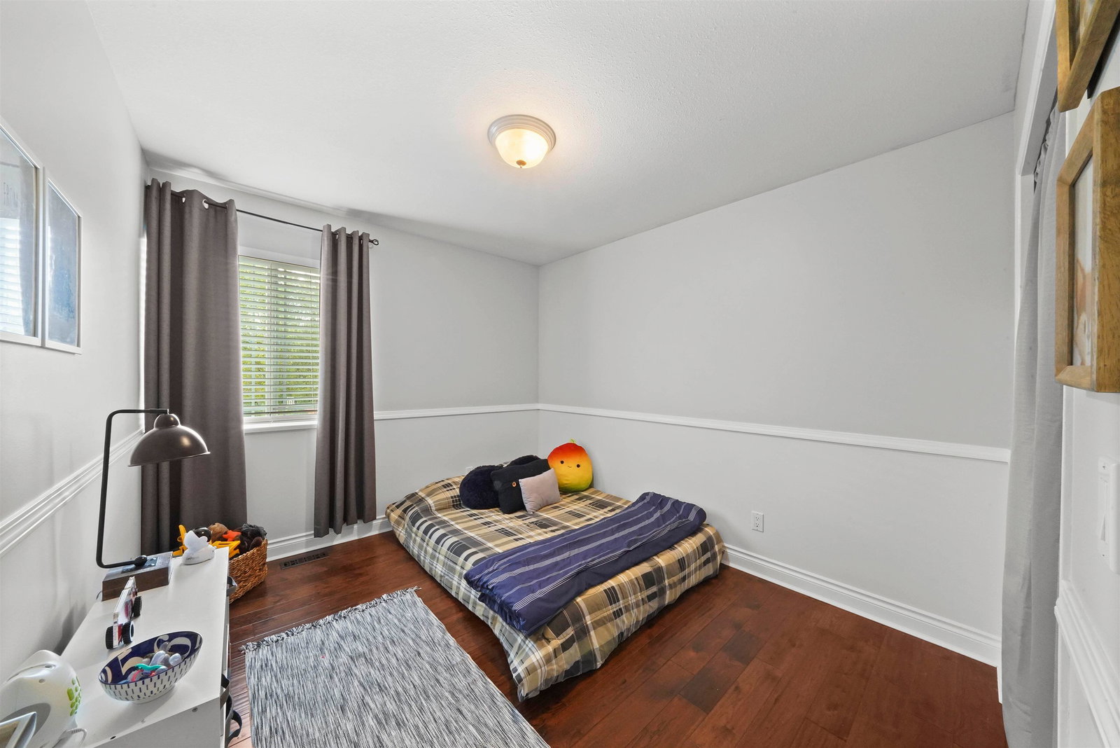 Listing Image 19