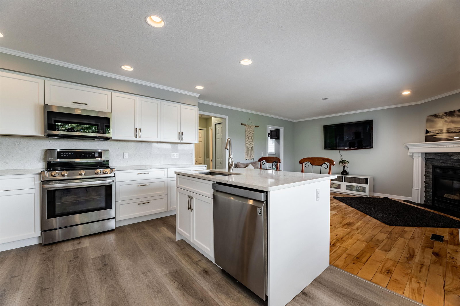 Listing Image 9