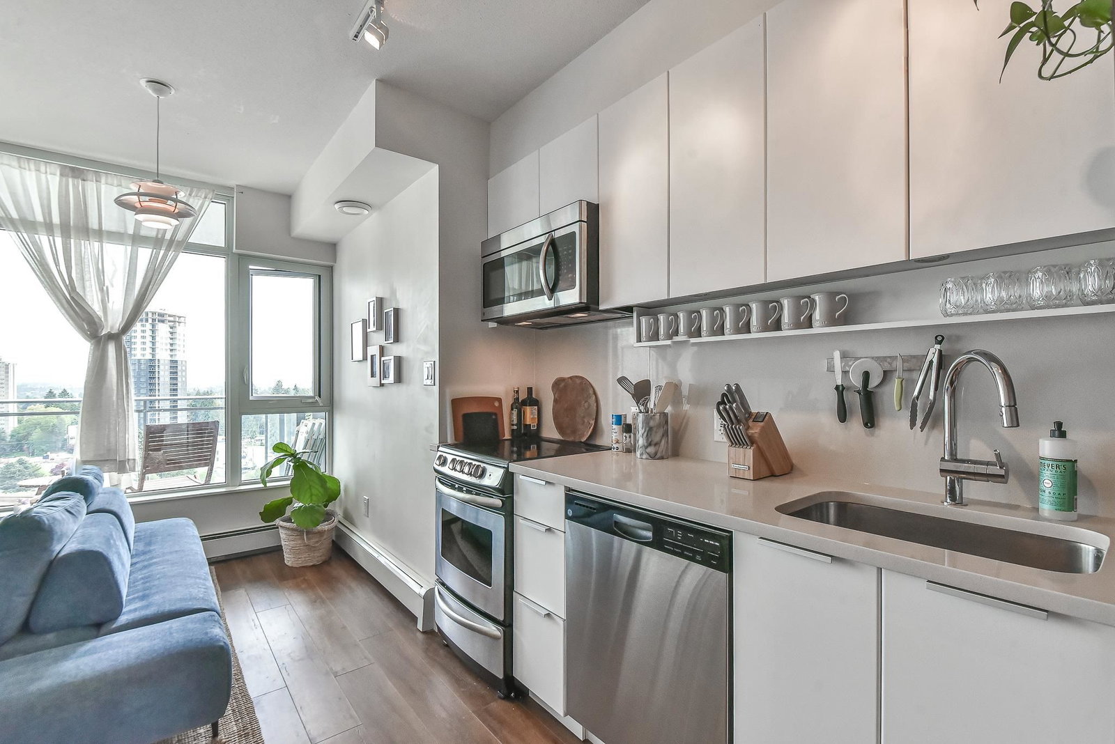 Listing Image 9