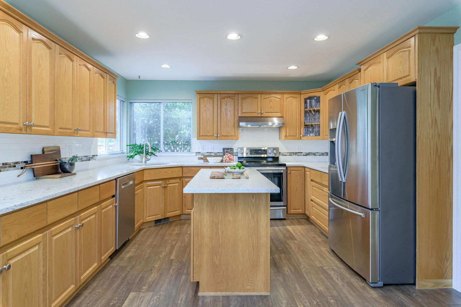 Listing Image 5