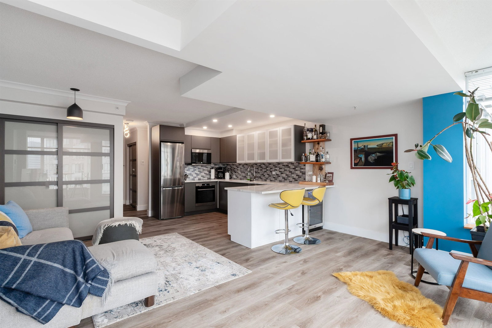 Listing Image 11