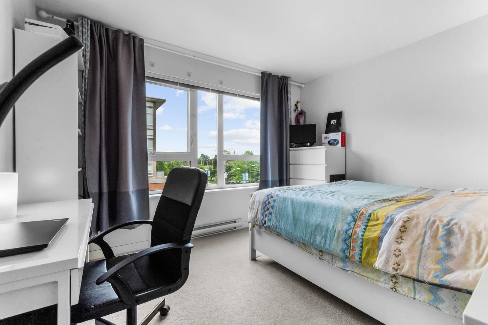 Listing Image 12