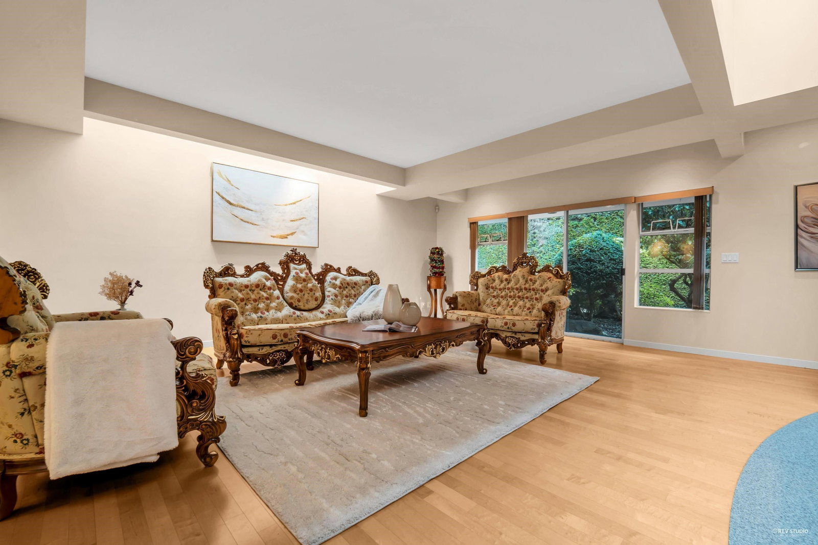 Listing Image 12