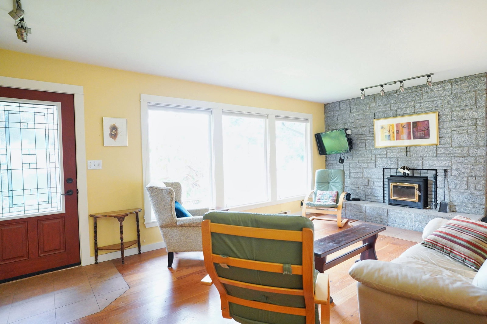 Listing Image 19