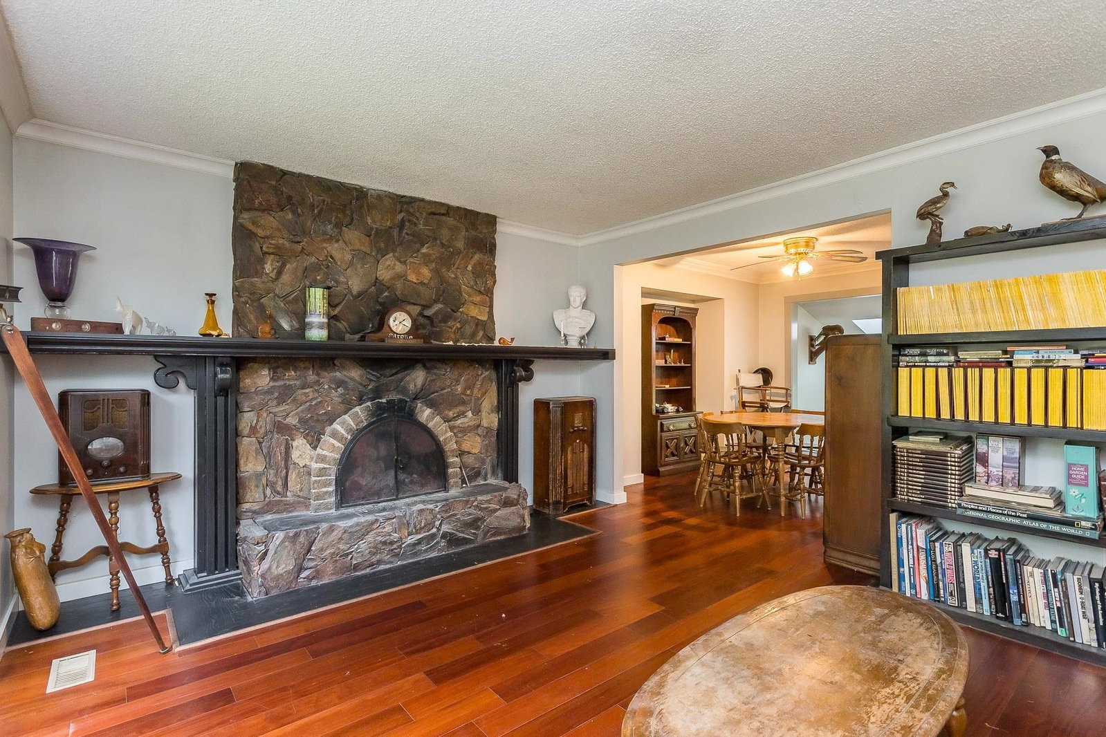 Listing Image 8