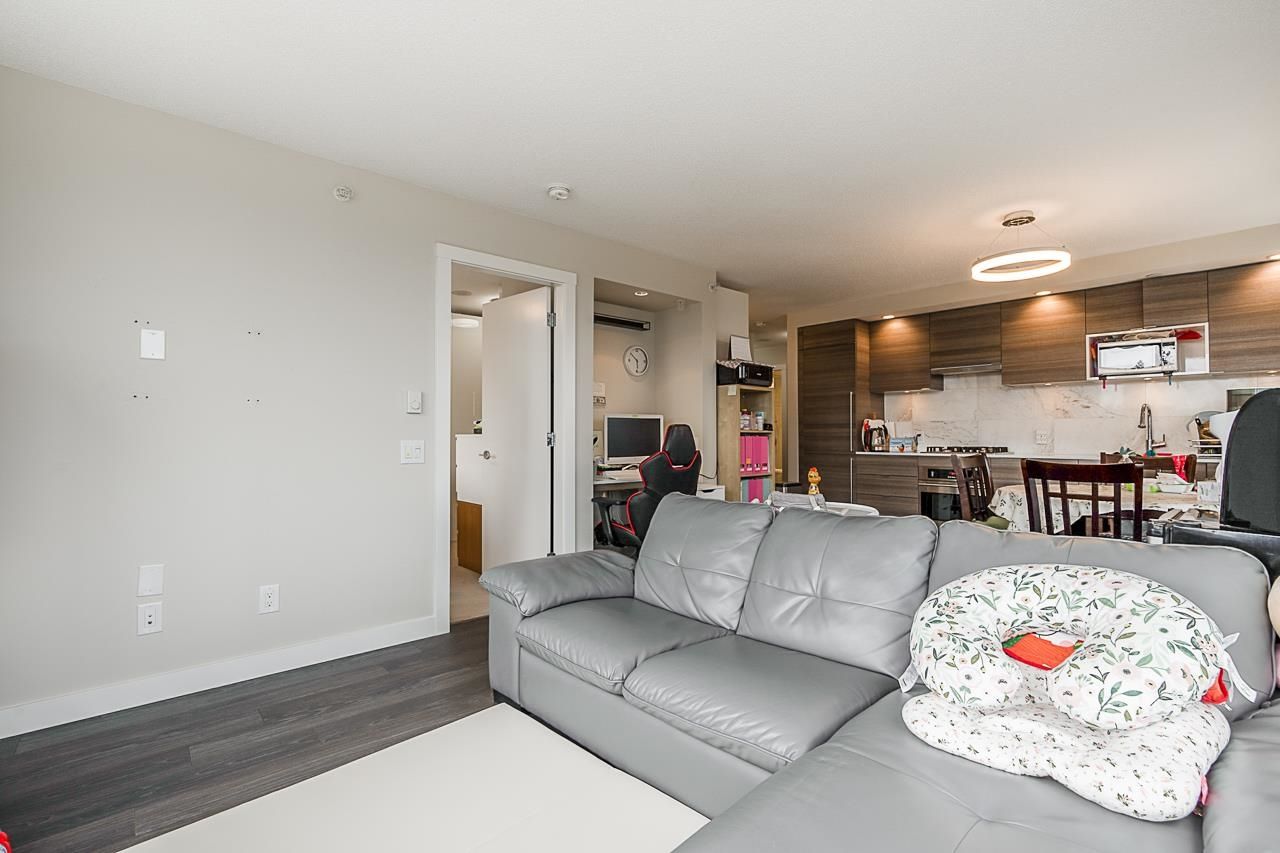Listing Image 16