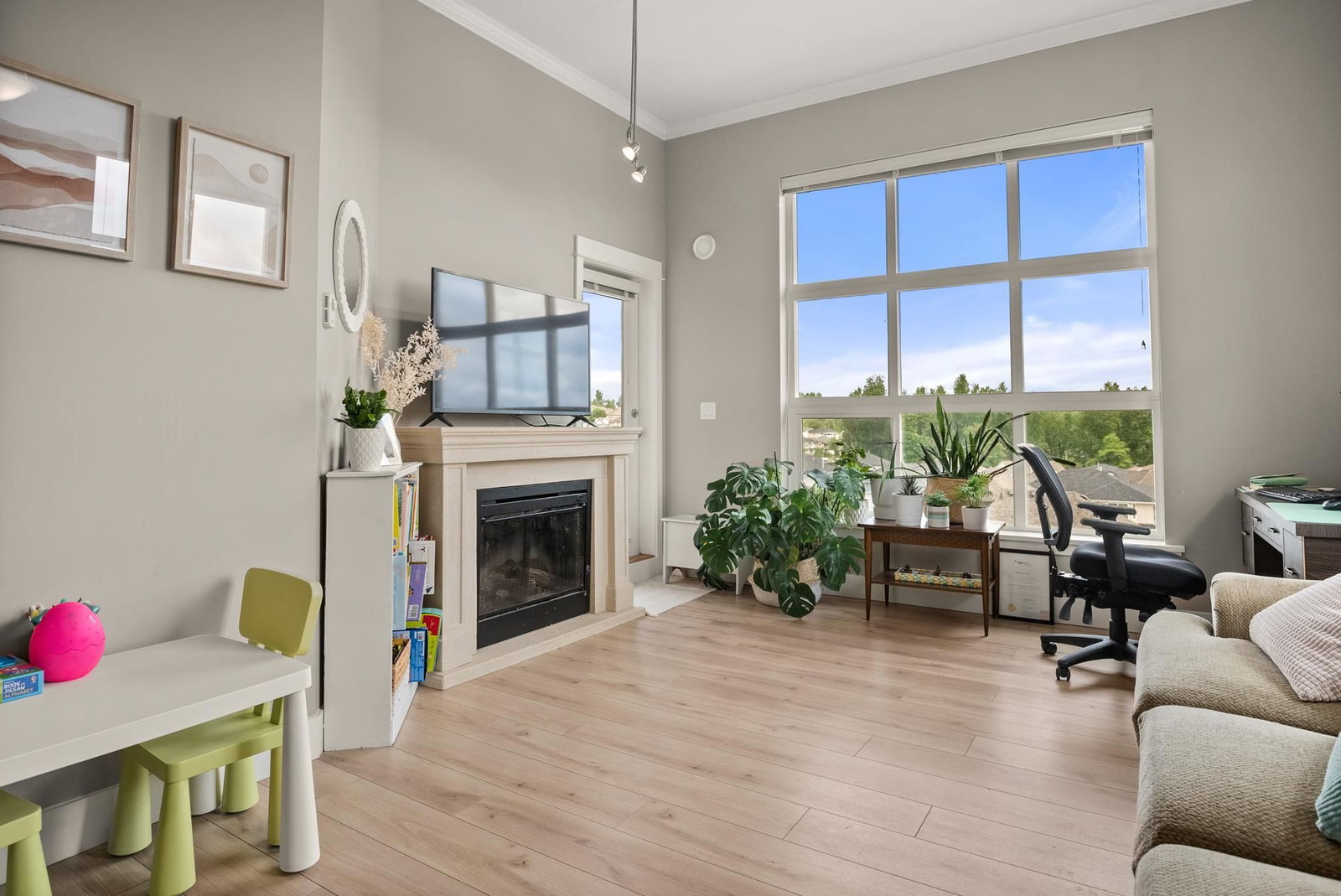 Listing Image 5