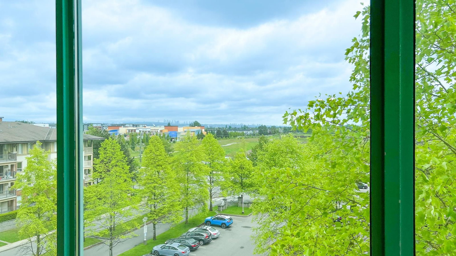 Listing Image 11