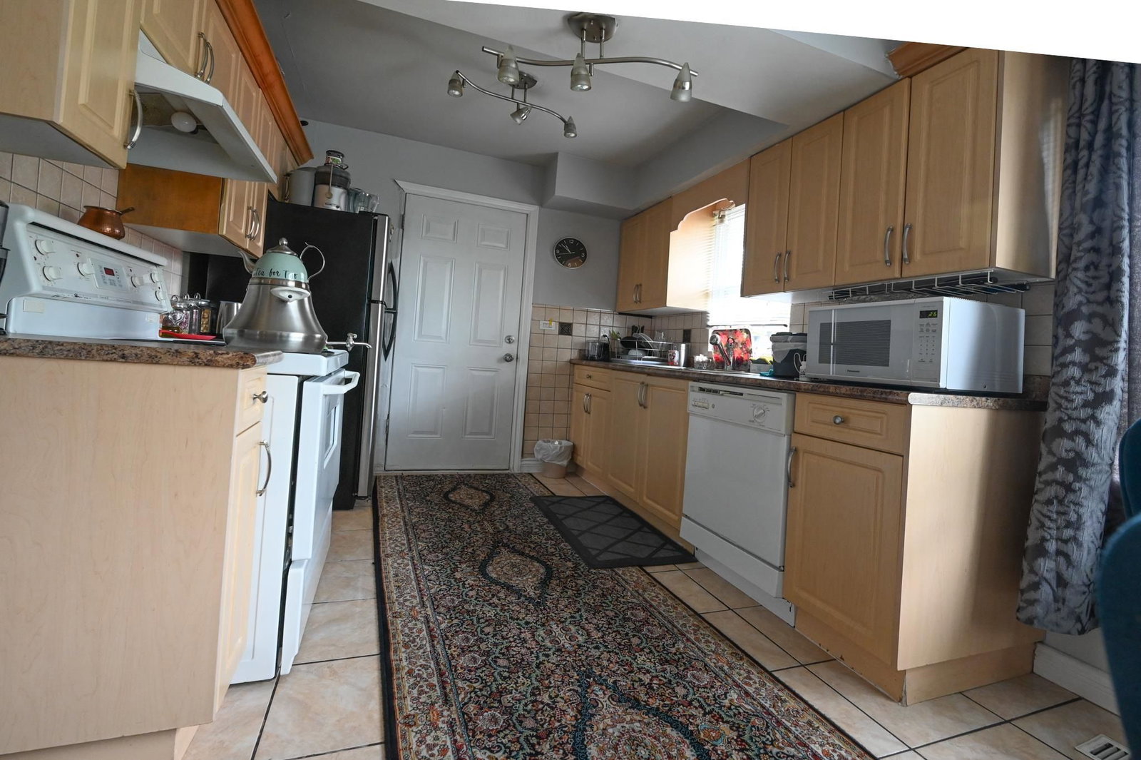 Listing Image 5