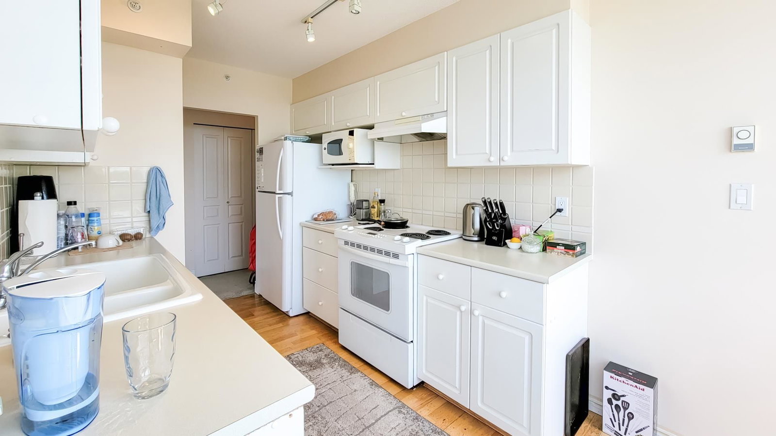 Listing Image 14
