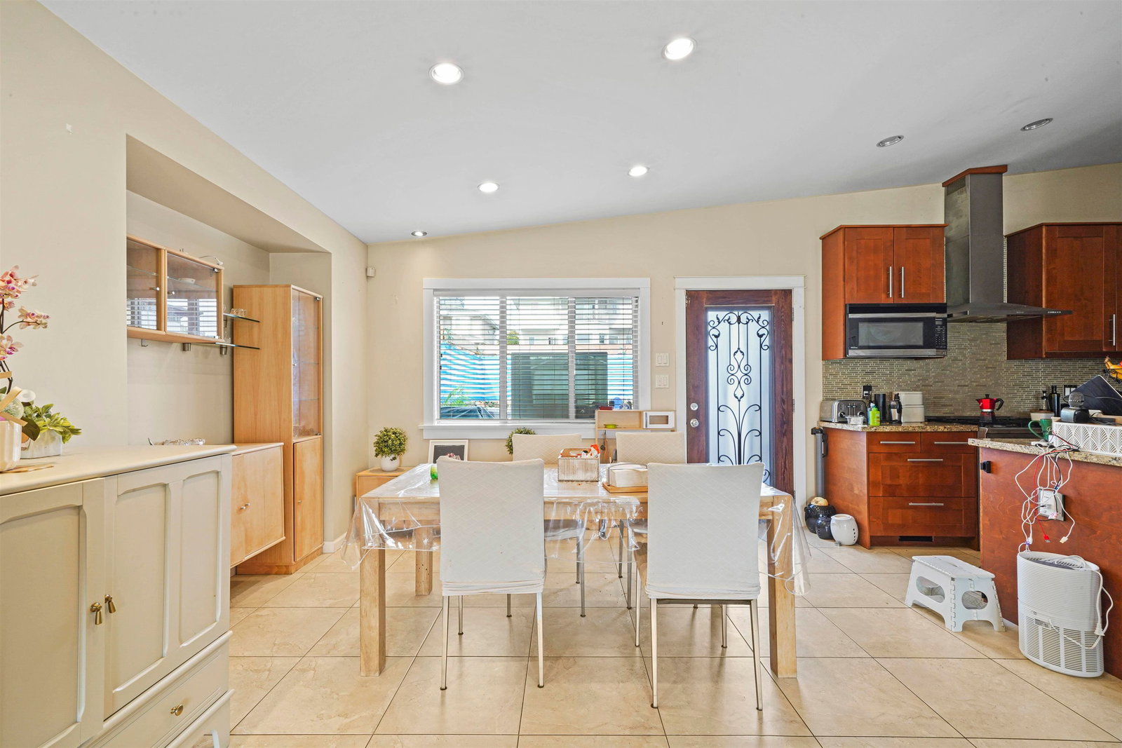 Listing Image 8
