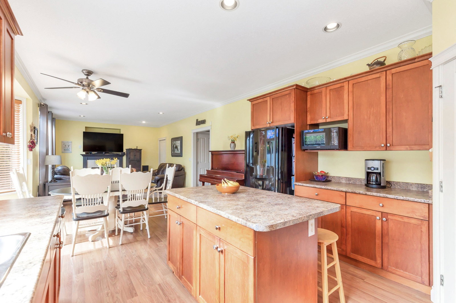 Listing Image 10