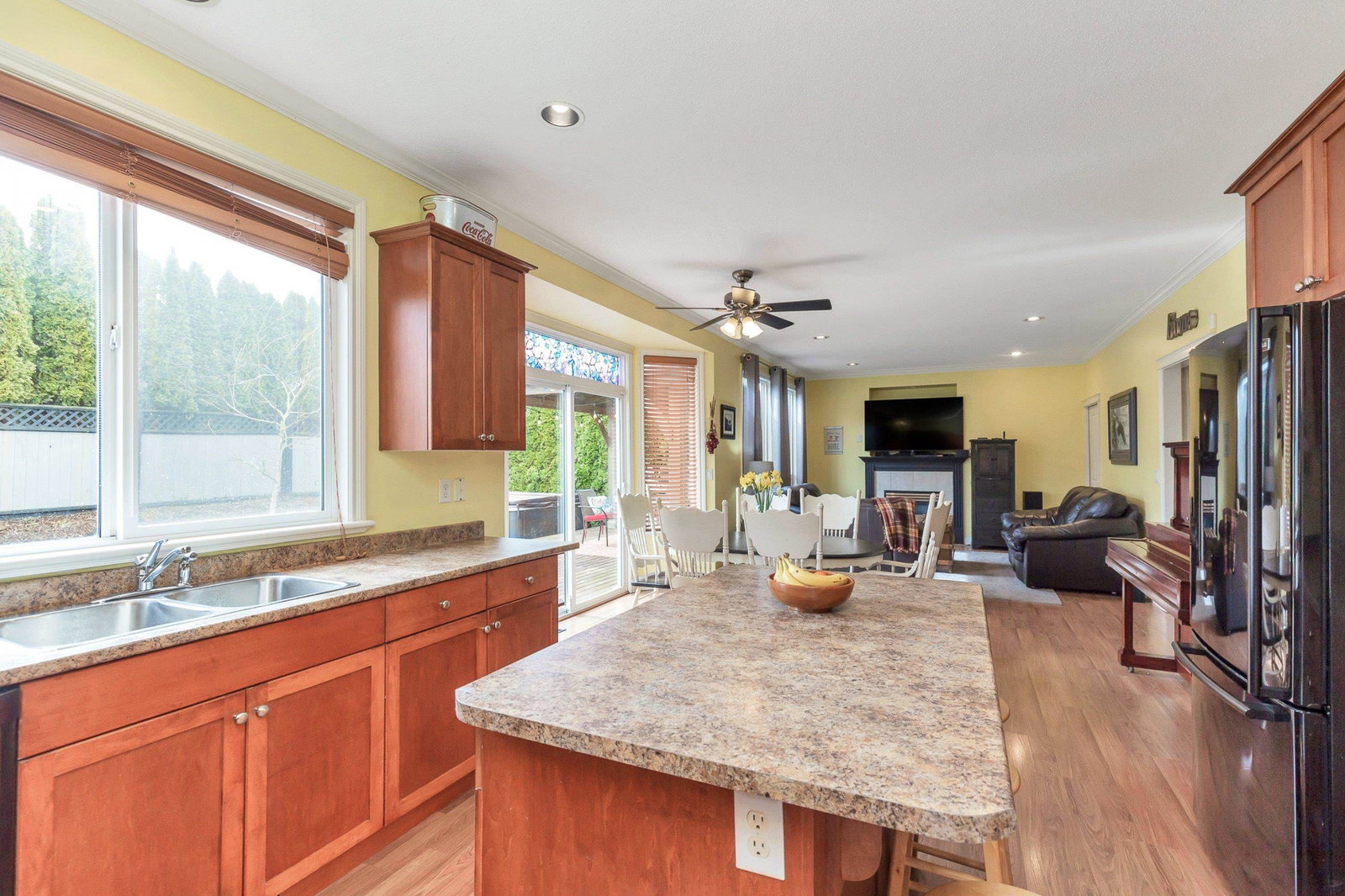 Listing Image 11