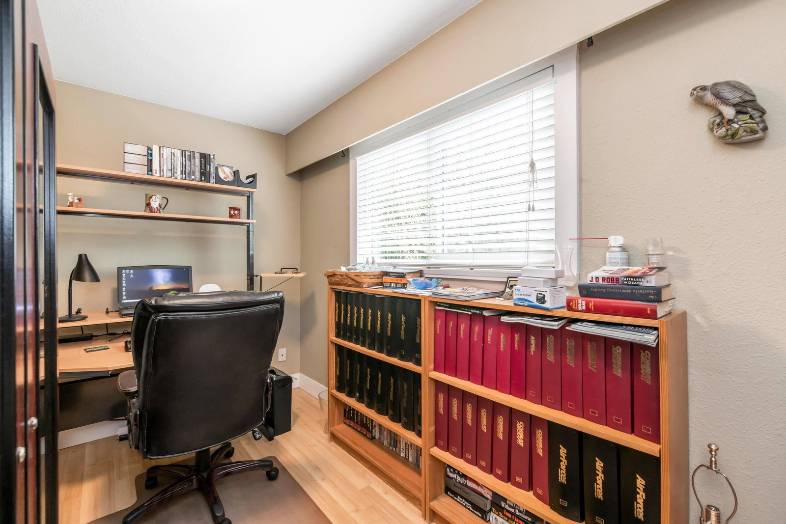 Listing Image 17