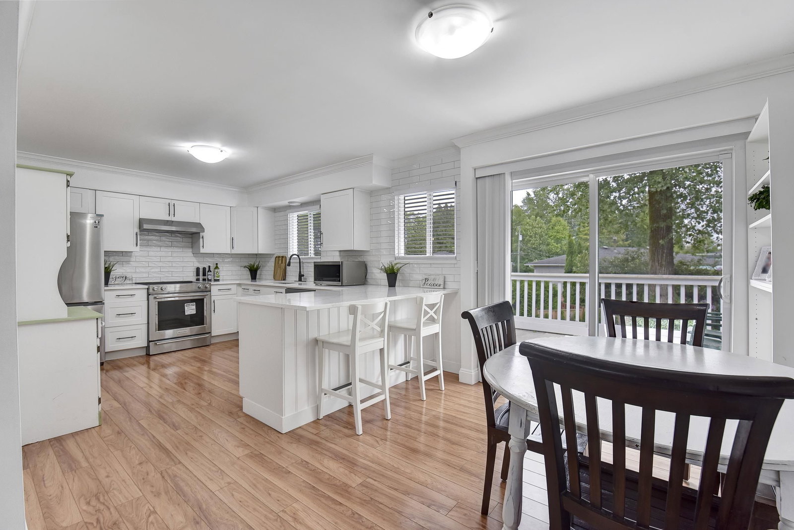 Listing Image 9
