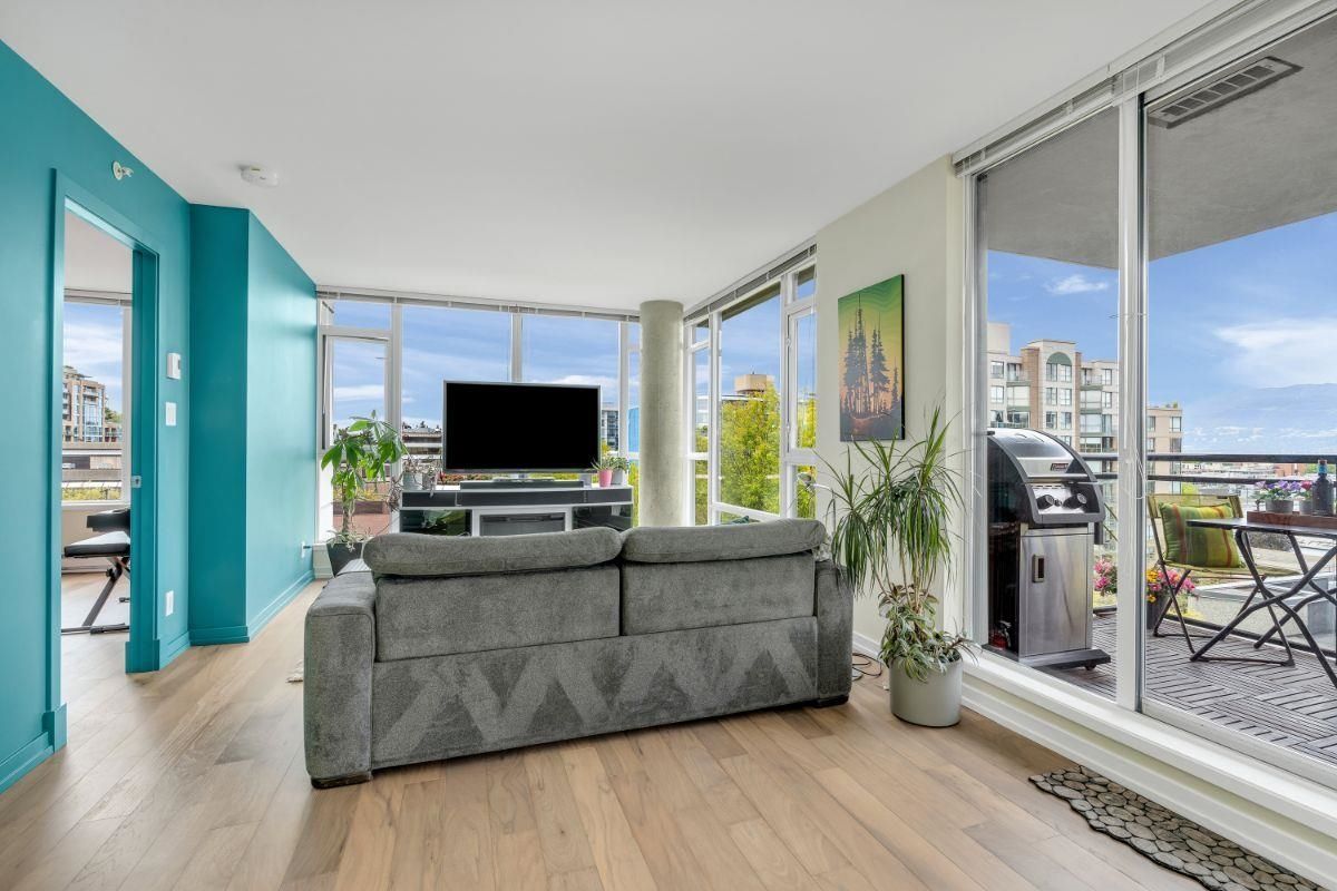 Listing Image 12