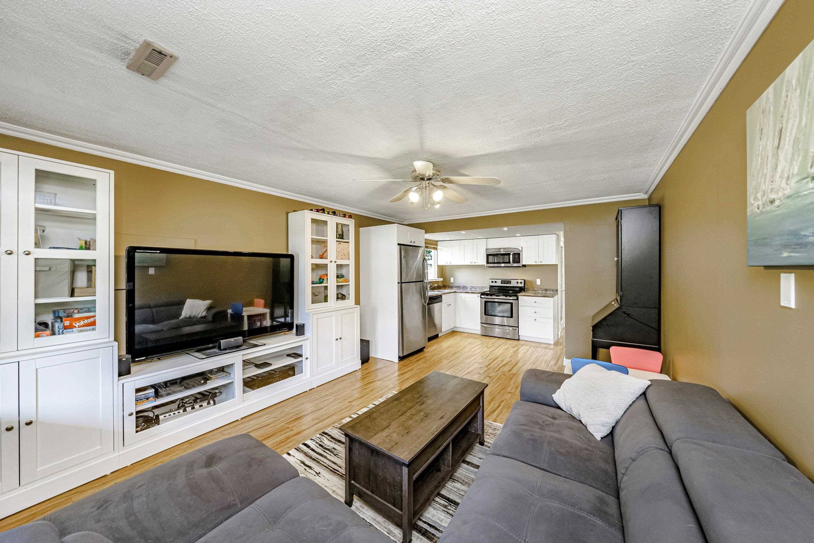 Listing Image 19