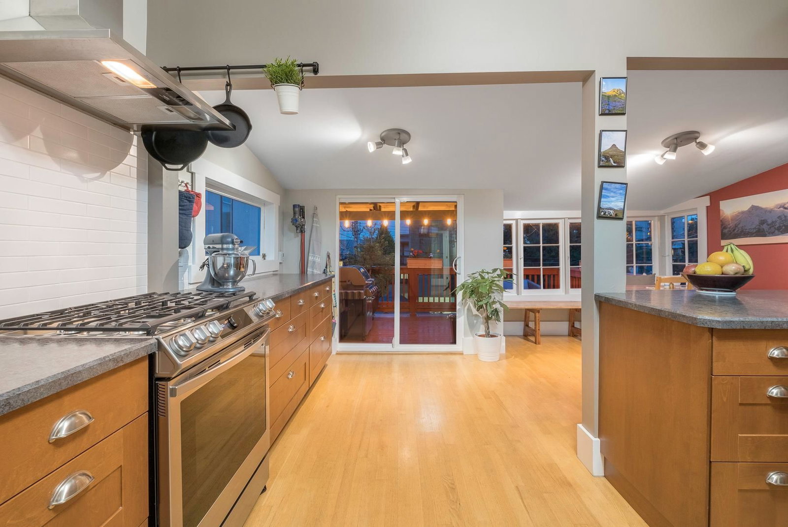Listing Image 12