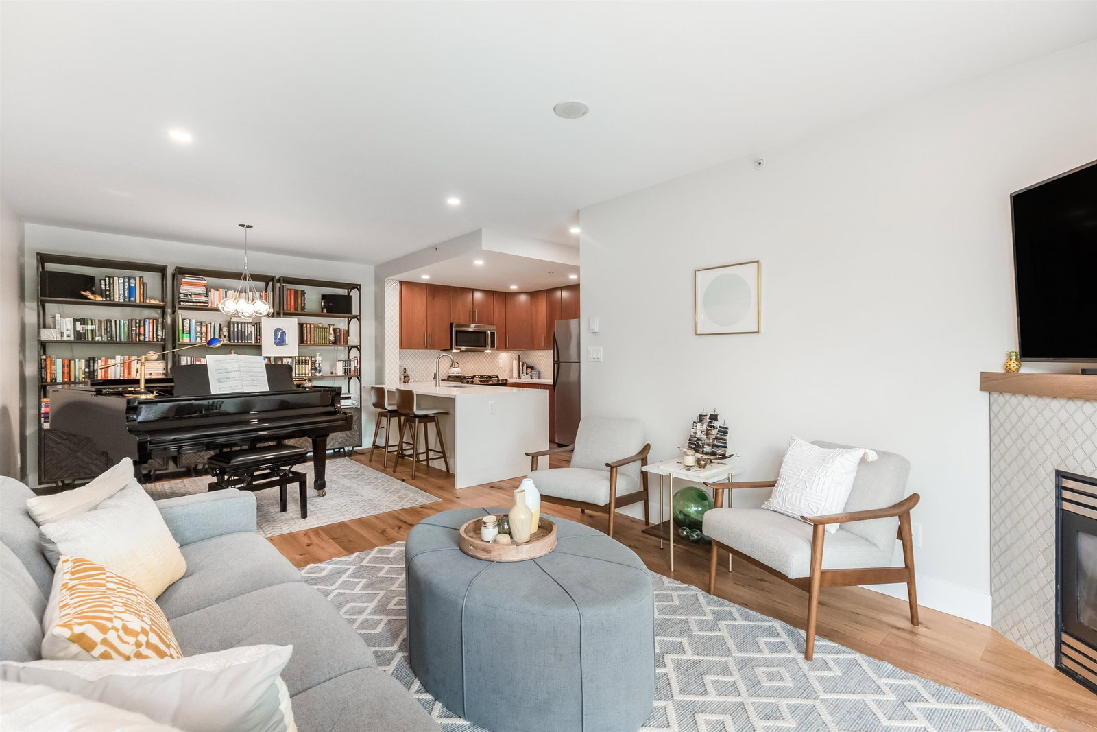 Listing Image 10