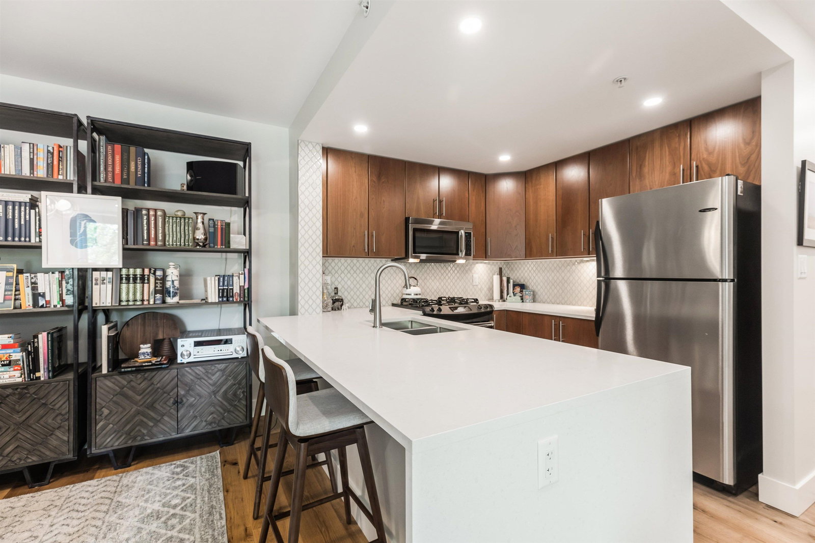Listing Image 15