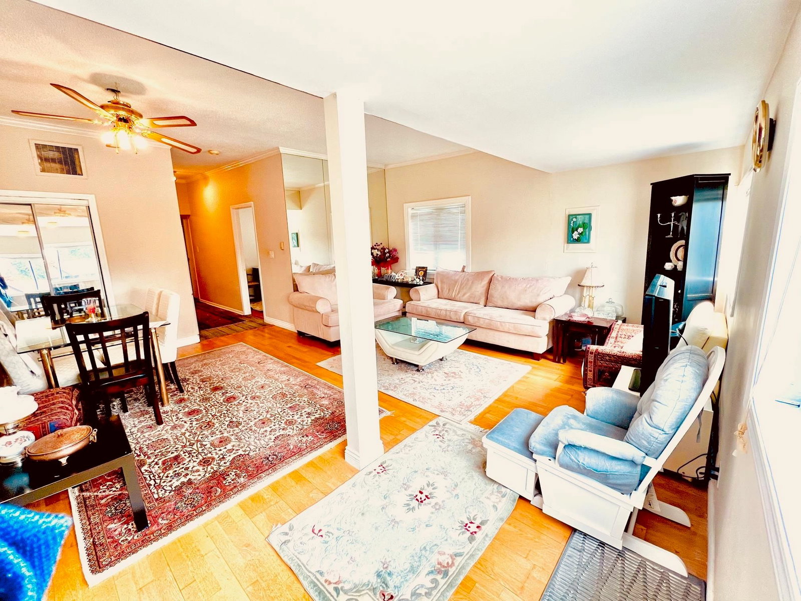 Listing Image 8