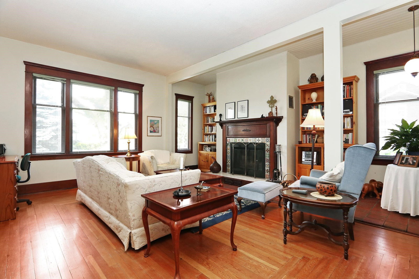 Listing Image 5