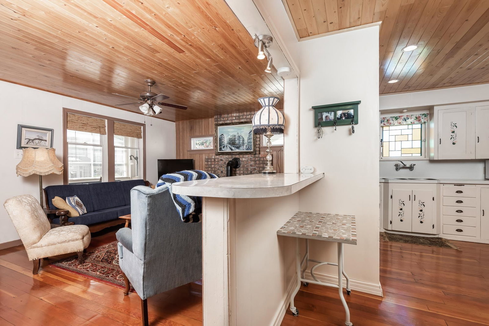 Listing Image 10