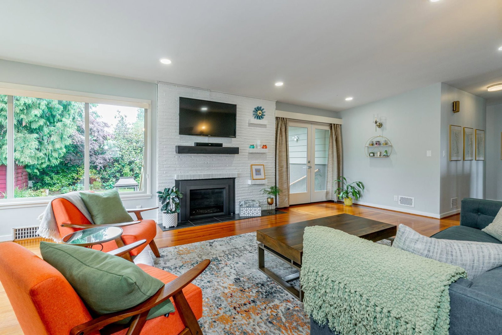 Listing Image 8