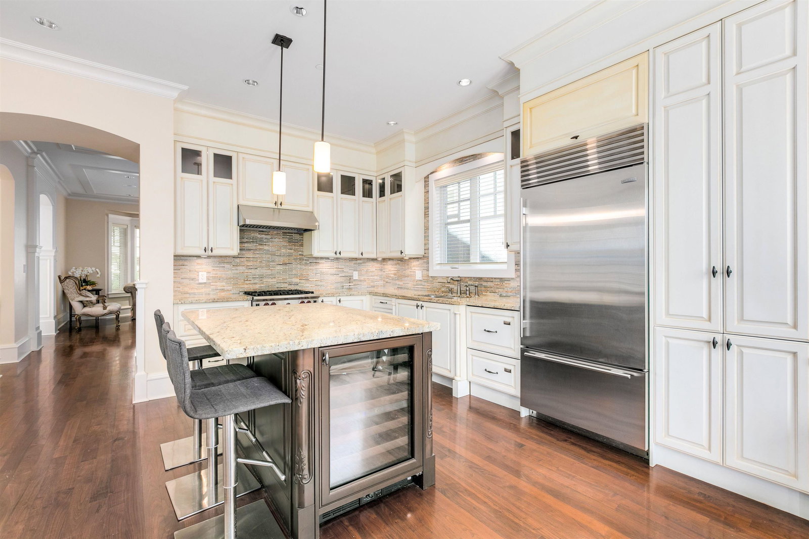 Listing Image 11