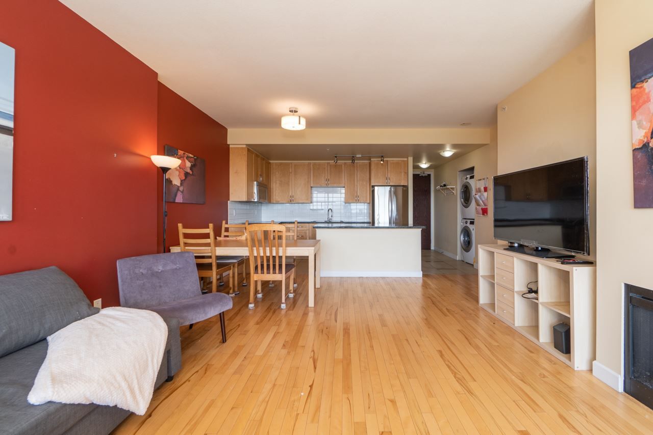 Listing Image 6