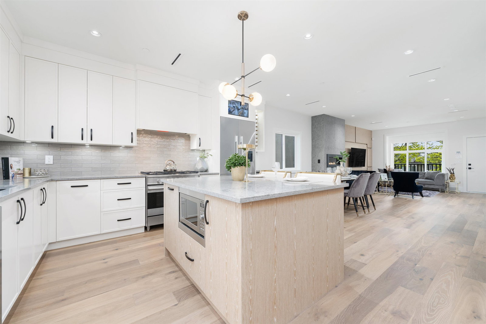 Listing Image 10