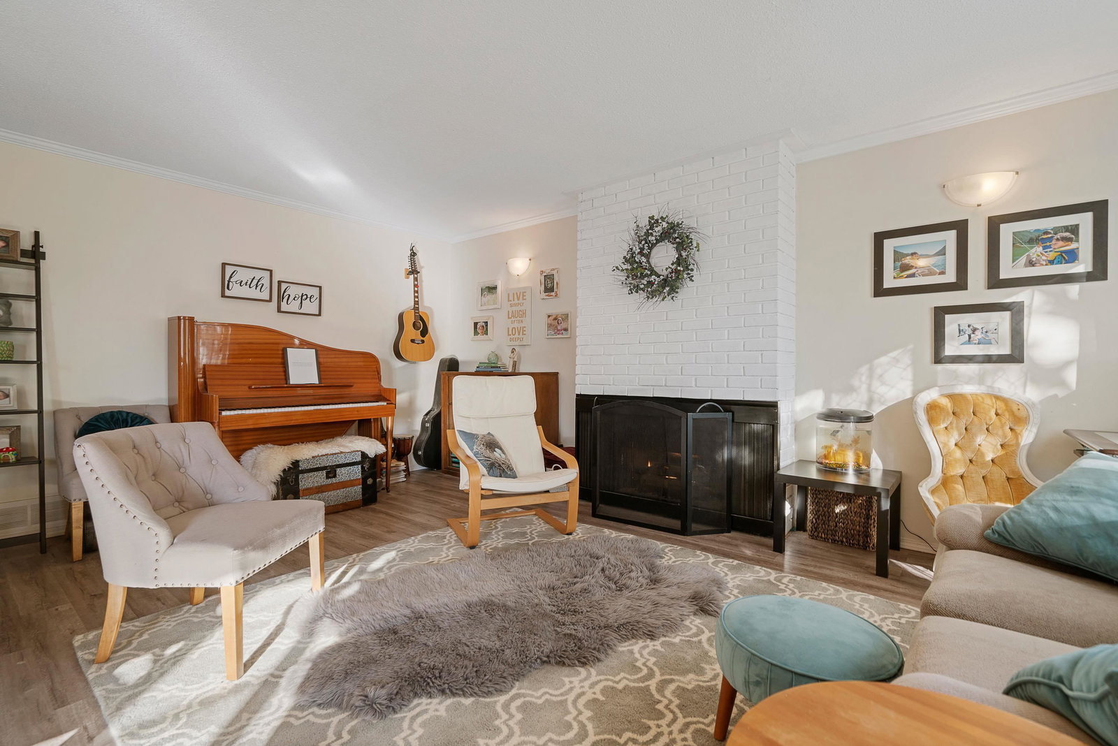 Listing Image 10
