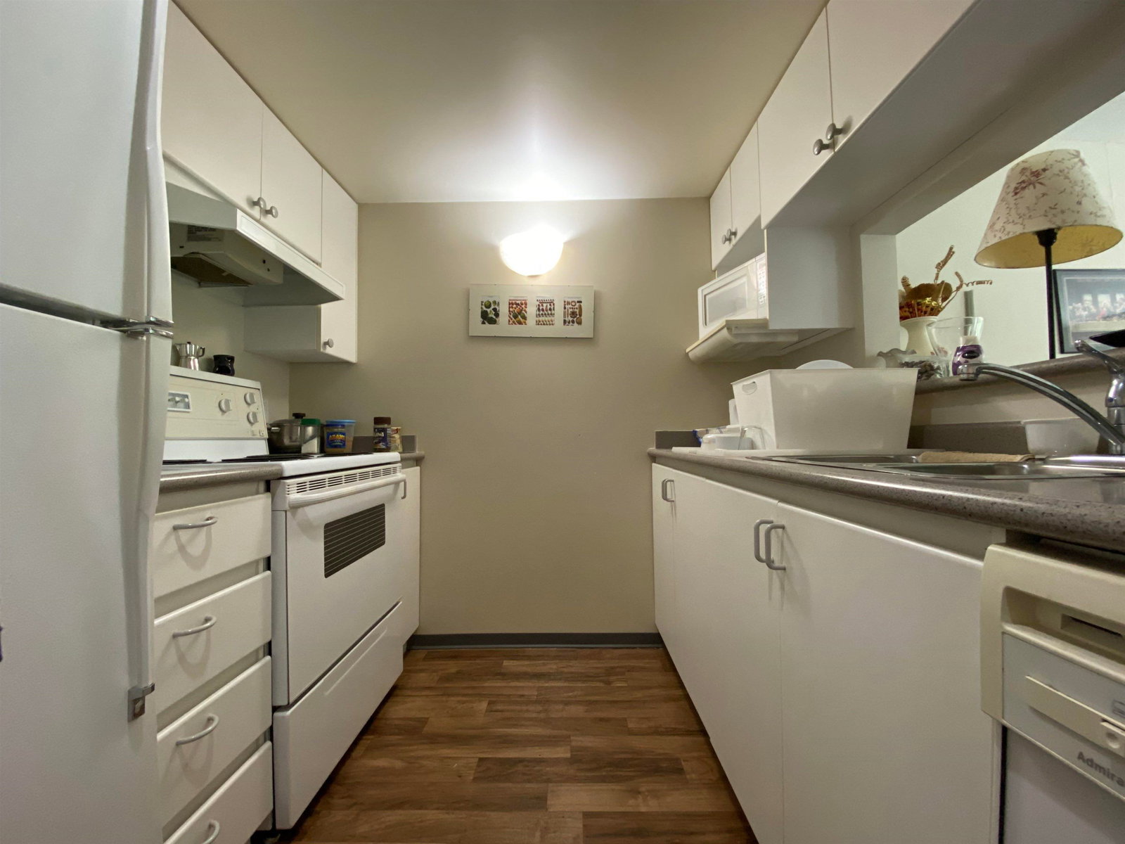 Listing Image 4