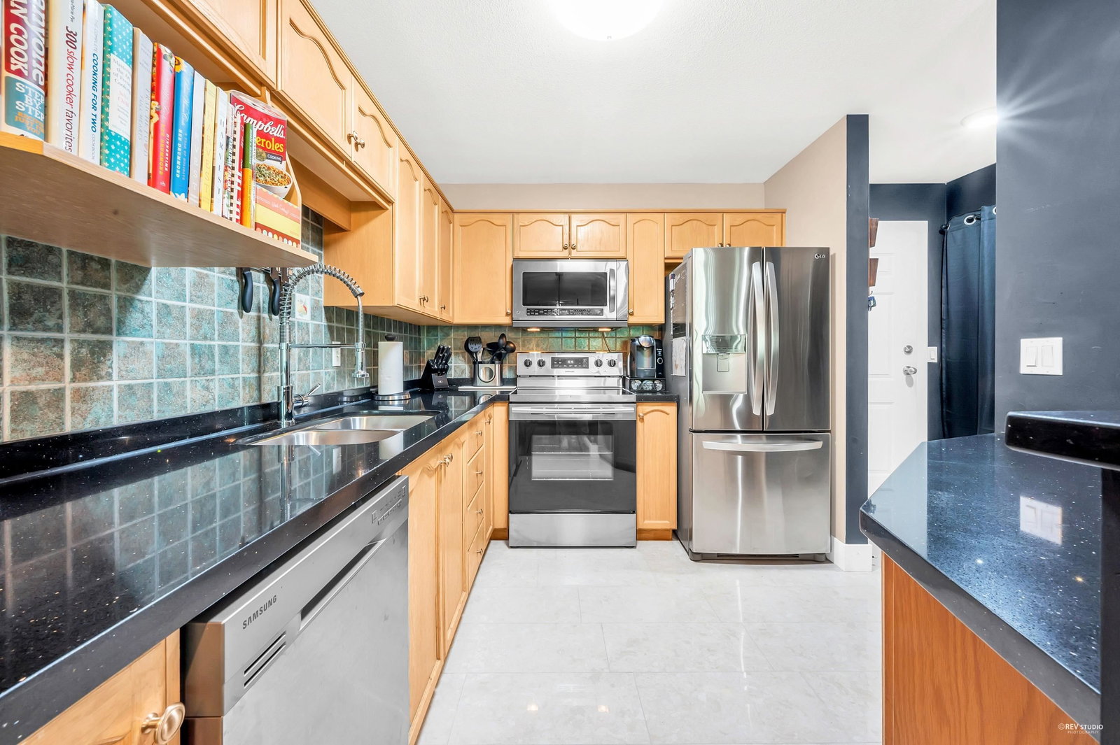 Listing Image 11