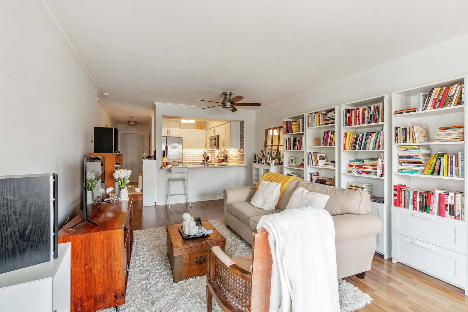 Listing Image 6