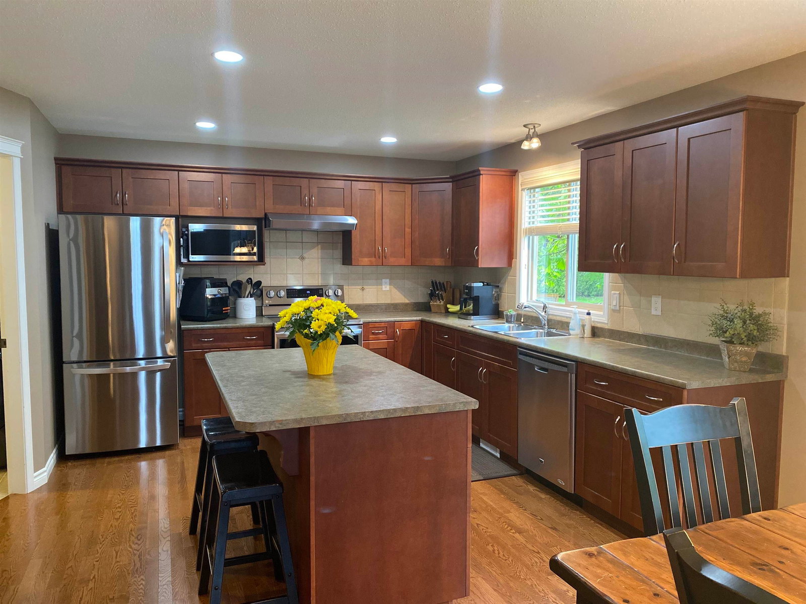 Listing Image 13