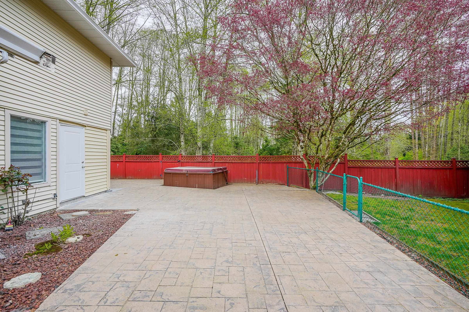 Listing Image 12